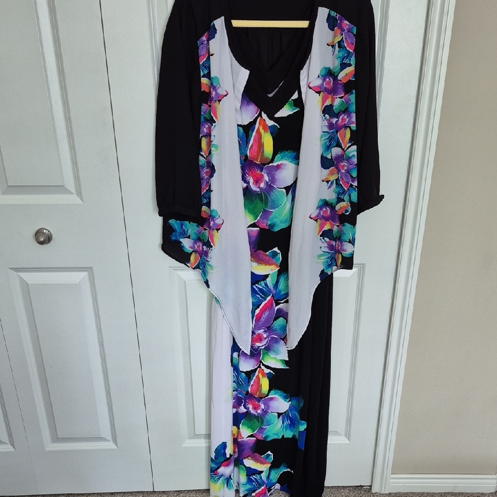 Peter Nygard Women's Black and Gray Floral Dress